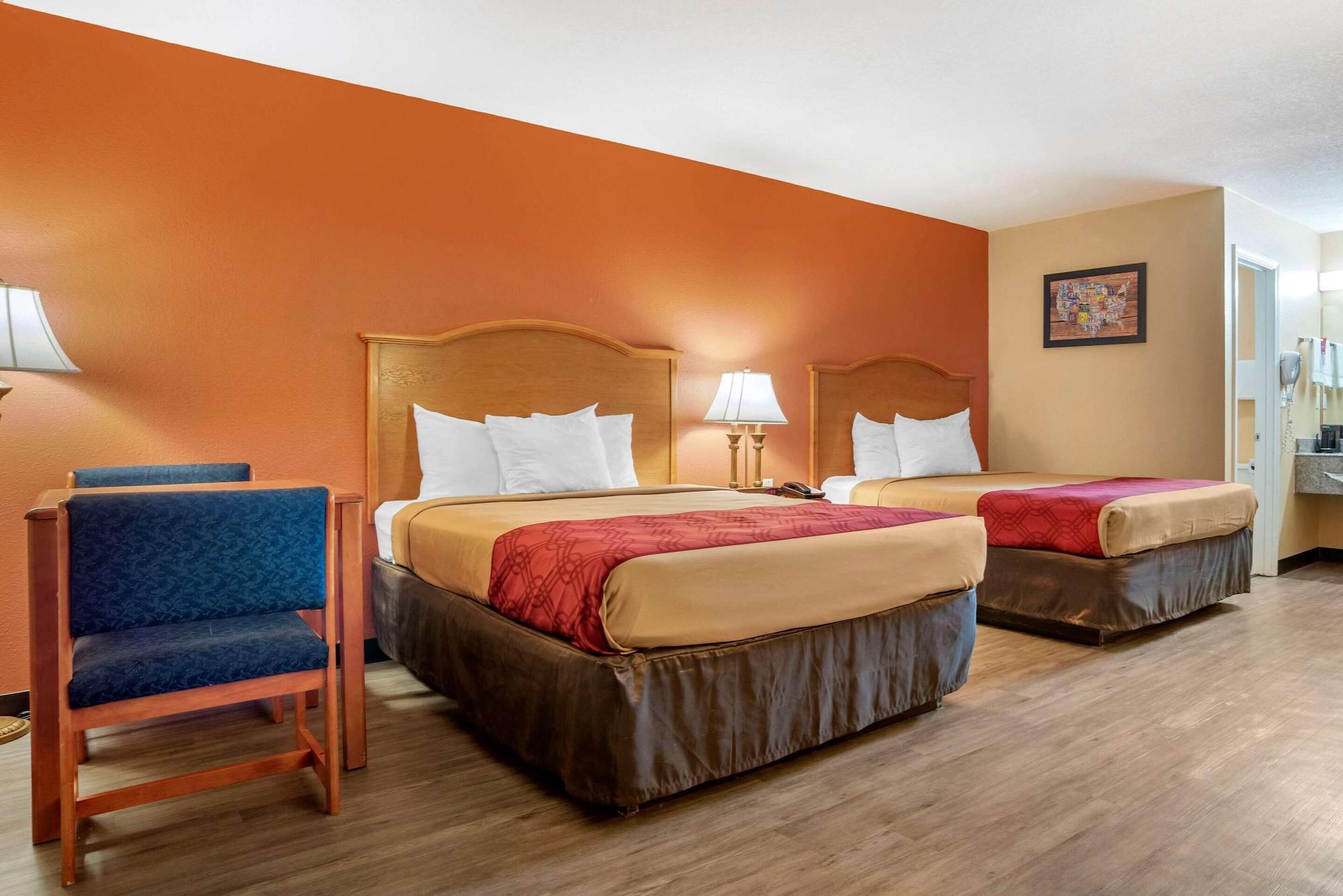 Econo Lodge Inn & Suites Evergreen Exteriör bild